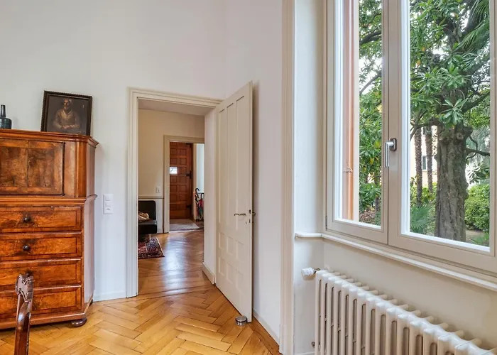 Pensión By @ Locarno 3*