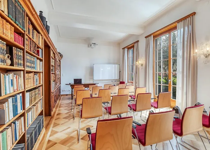 By @ Locarno Pensión 3*