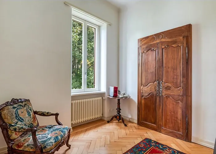 招待所 By @ Locarno