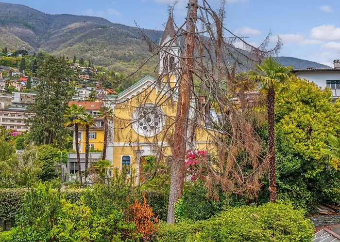 By @ Locarno 招待所 3*