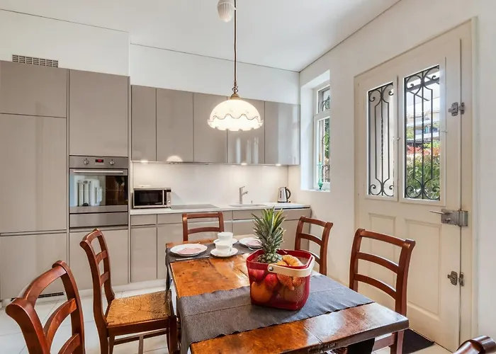 Pensión By @ Locarno 3*