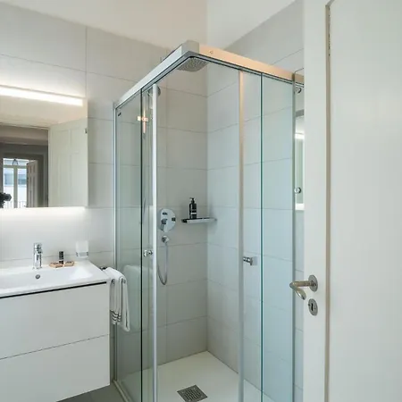 By @ Locarno Pensionat Muralto