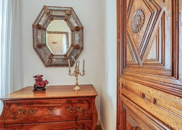 By @ Locarno 게스트하우스 Muralto