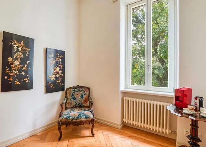 By @ Locarno 게스트하우스 Muralto