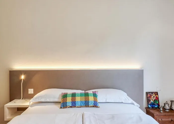 By @ Locarno 게스트하우스 Muralto